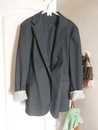 Conjunto de chaqueta y pantalón