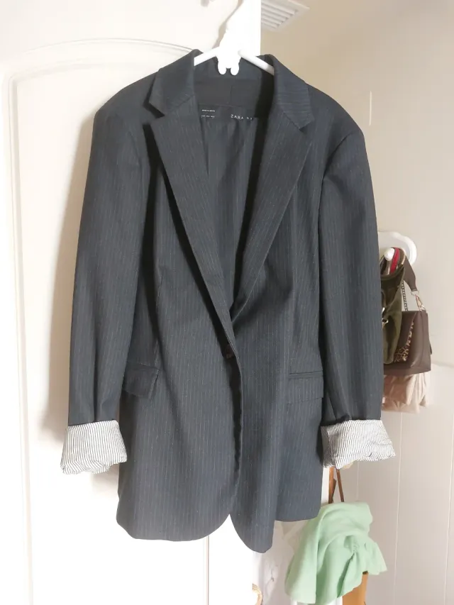 Conjunto de chaqueta y pantalón