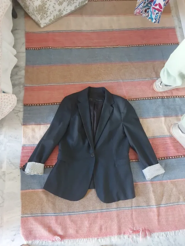 Conjunto de chaqueta y pantalón