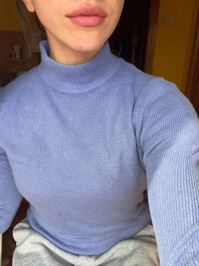 Jersey cuello alto azul