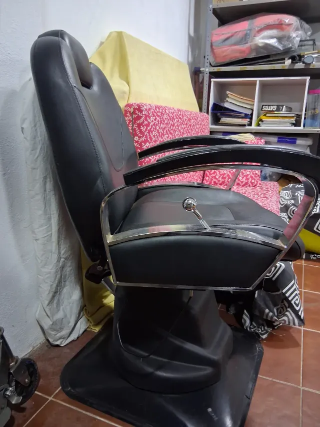 Silla Barbería/Peluquería Negra