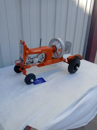 Tractor antiguo Barreiros máquina coser