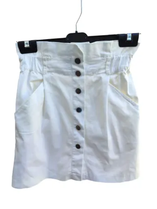 Falda blanca botones cintura alta