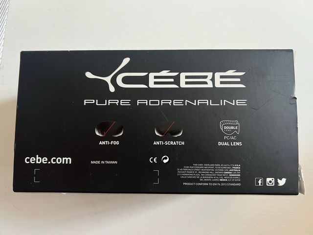 Gafas de esquí CÉBÉ color burdeos, perfecto estado