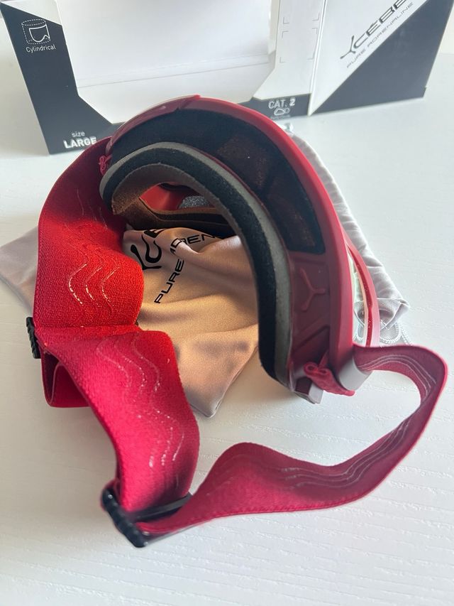 Gafas de esquí CÉBÉ color burdeos, perfecto estado