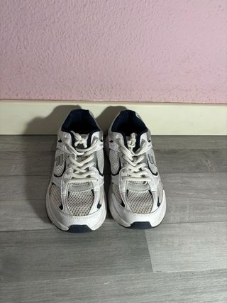 Tenis Fila Mujer Blancos y Azules