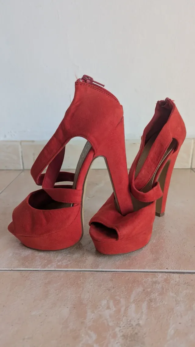 Zapatos de tacón rojos talla 37
