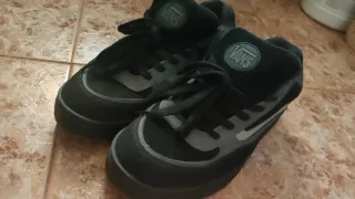 Zapatillas Vans Negras y Grises