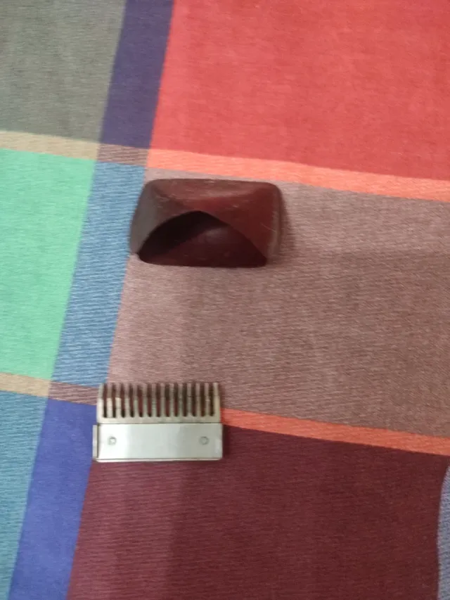 Máquina de pelo antigua verde y blanca