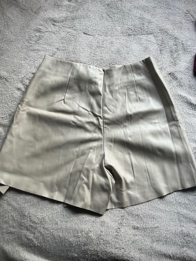 Falda pantalón corta beige