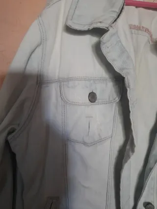 Cazadora vaquera azul y blanco  azul claro