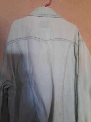 Cazadora vaquera azul y blanco  azul claro