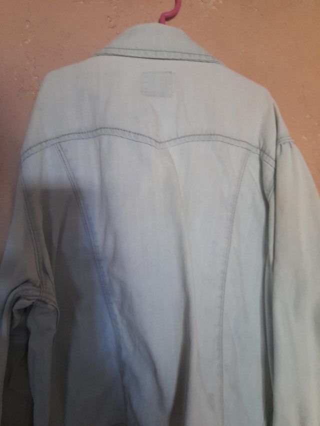 Cazadora vaquera azul y blanco  azul claro