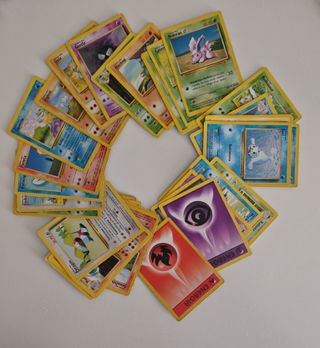 Lotto 33 Carte Pokémon Set Base Wizards '99