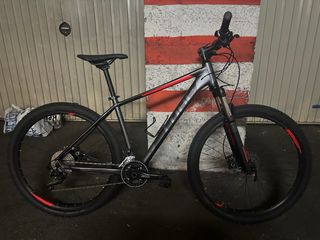 Bicicleta Cube Attention SL