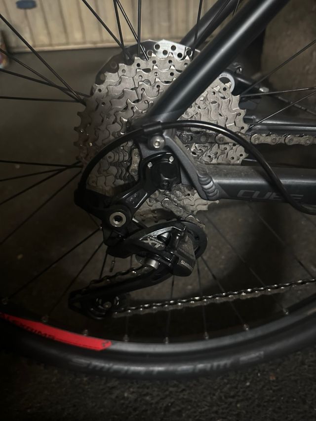 Bicicleta Cube Attention SL