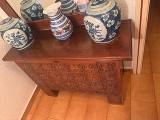 Mobile in legno intagliato