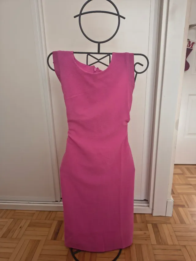 Vestido rosa Pepe Jeans, ideal para vestir.