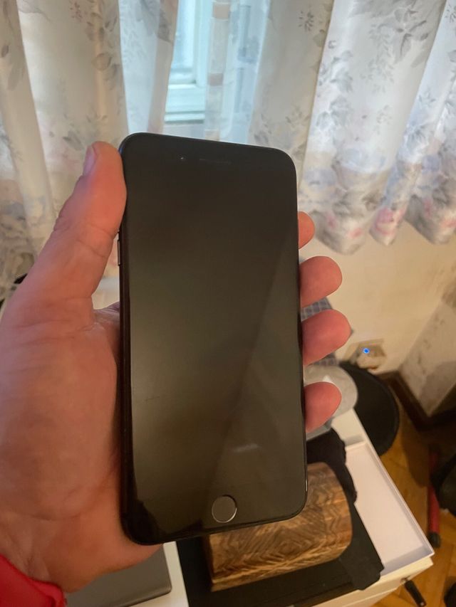 iPhone 8 Plus 64GB Negro