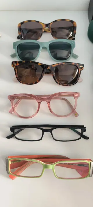 Lote de gafas graduadas Carolina Herrera y ópticas