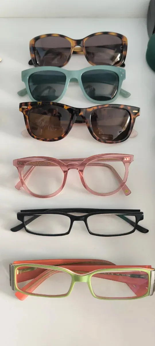 Lote de gafas graduadas Carolina Herrera y ópticas