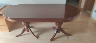 Mesa de comedor ovalada de madera maciza