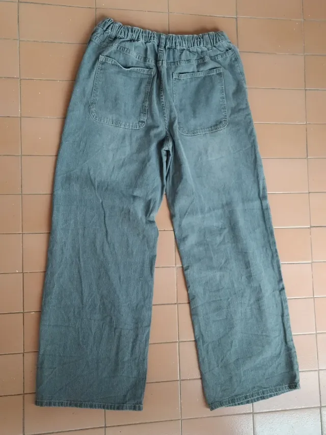 Pantalón vaquero ancho verde oliva