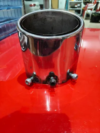 Cola de escape ovalada universal