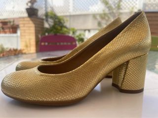 Zapatos Wonder dorados talla 36