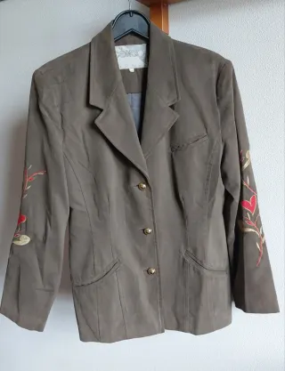 Chaqueta americana color verde oliva de Código bor