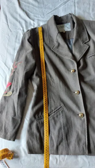 Chaqueta americana color verde oliva de Código bor