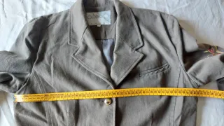 Chaqueta americana color verde oliva de Código bor