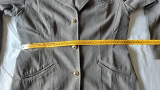 Chaqueta americana color verde oliva de Código bor