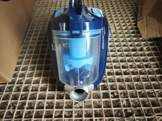 Aspiradora Rowenta Compacta 900W