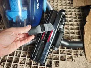 Aspiradora Rowenta Compacta 900W