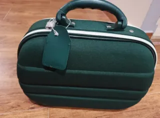 Neceser de viaje verde