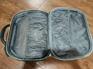 Neceser de viaje verde