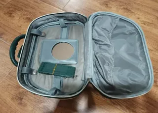 Neceser de viaje verde