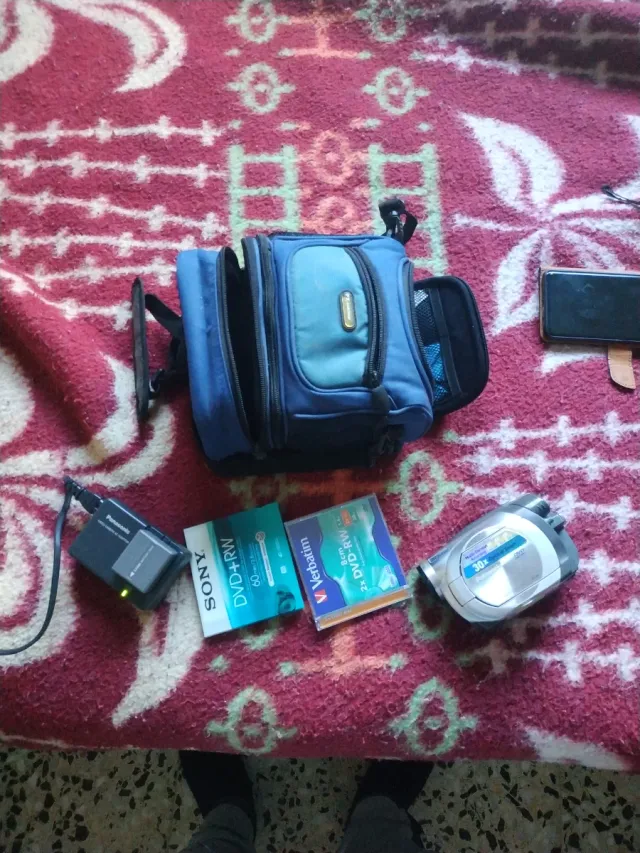 Videocamera Panasonic VDR-D150 + Accessori