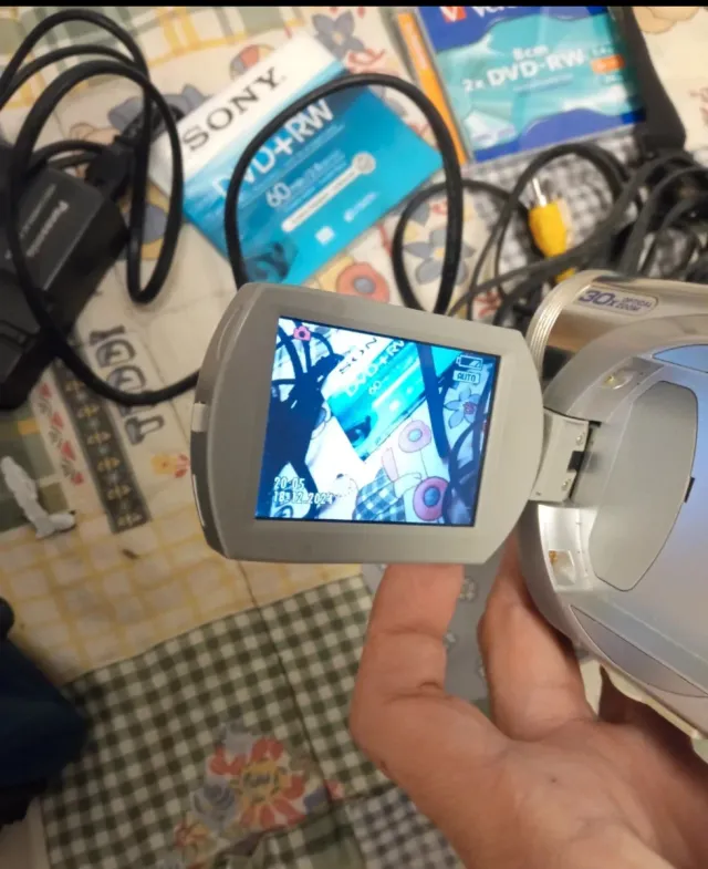 Câmera Panasonic VDR-D150 + Acessórios