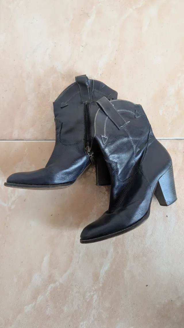 Botas cowboy con tacón azul oscuro talla 37