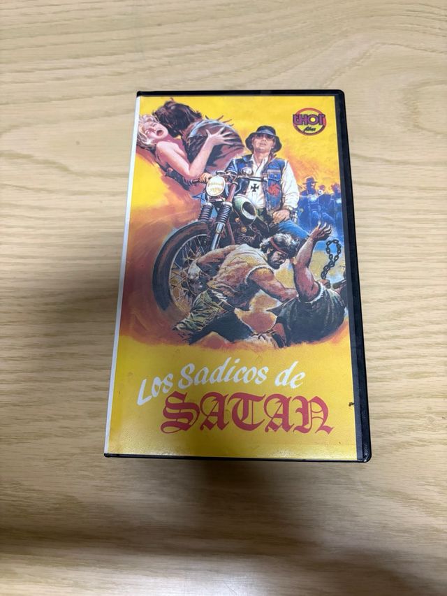 VHS "Los Sádicos de Satán" - horror de culto