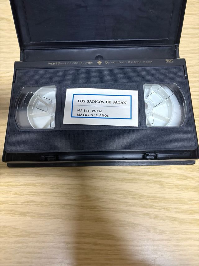 VHS "Los Sádicos de Satán" - horror de culto