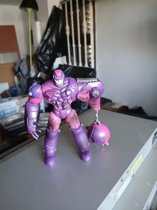 Muñeco Robot Morado y Rosa