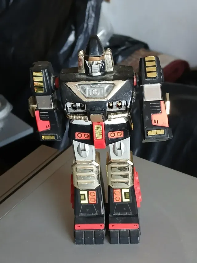 Muñeco Robot Morado y Rosa