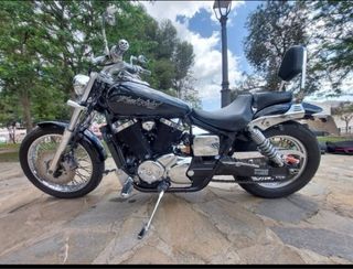 Honda VT750 Black Widow - Como Nueva