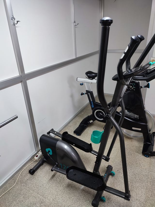 Bicicleta Elíptica Gris y Negra