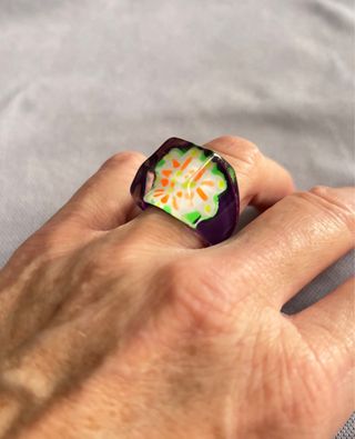 Anillo fantasía multicolor morado