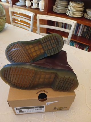 Botas Dr. Martens Talla 37 Nuevas 1460 Burgundy