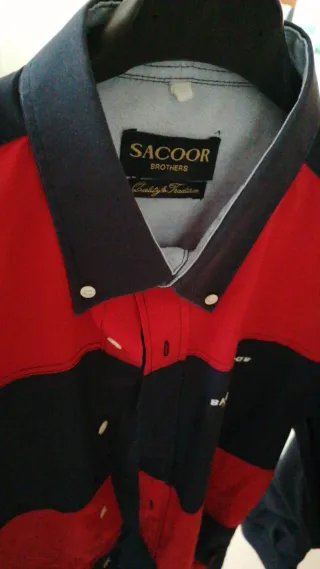 Camisa Sacoor Brothers homem azul e vermelha